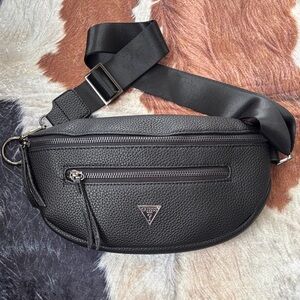 Guess Black Zippered Pebbled Faux Leather Fanny Pack Adjustable Belt Bum Bag